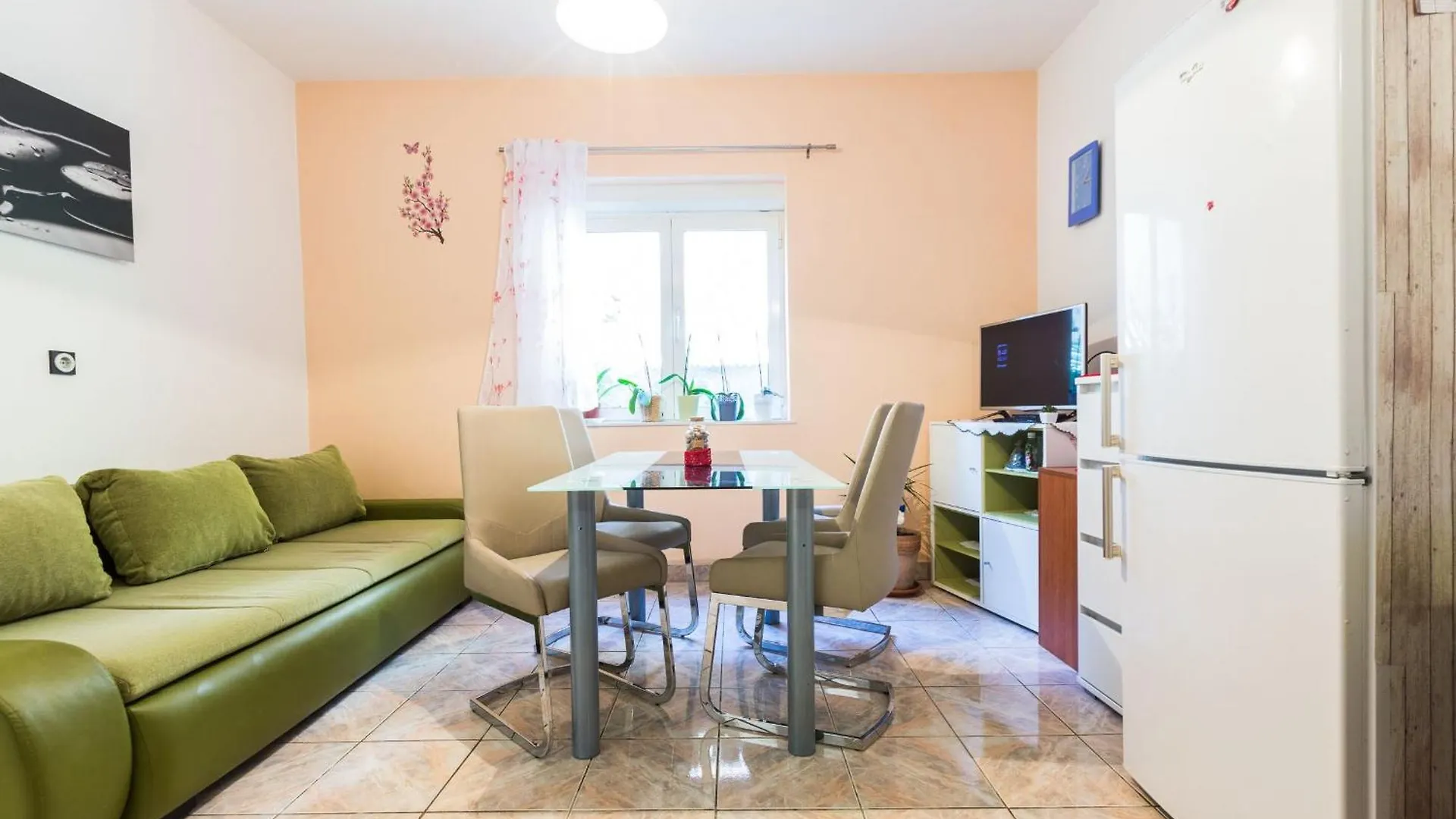 Marina 3 Bdr Apartment With Parking Zadar