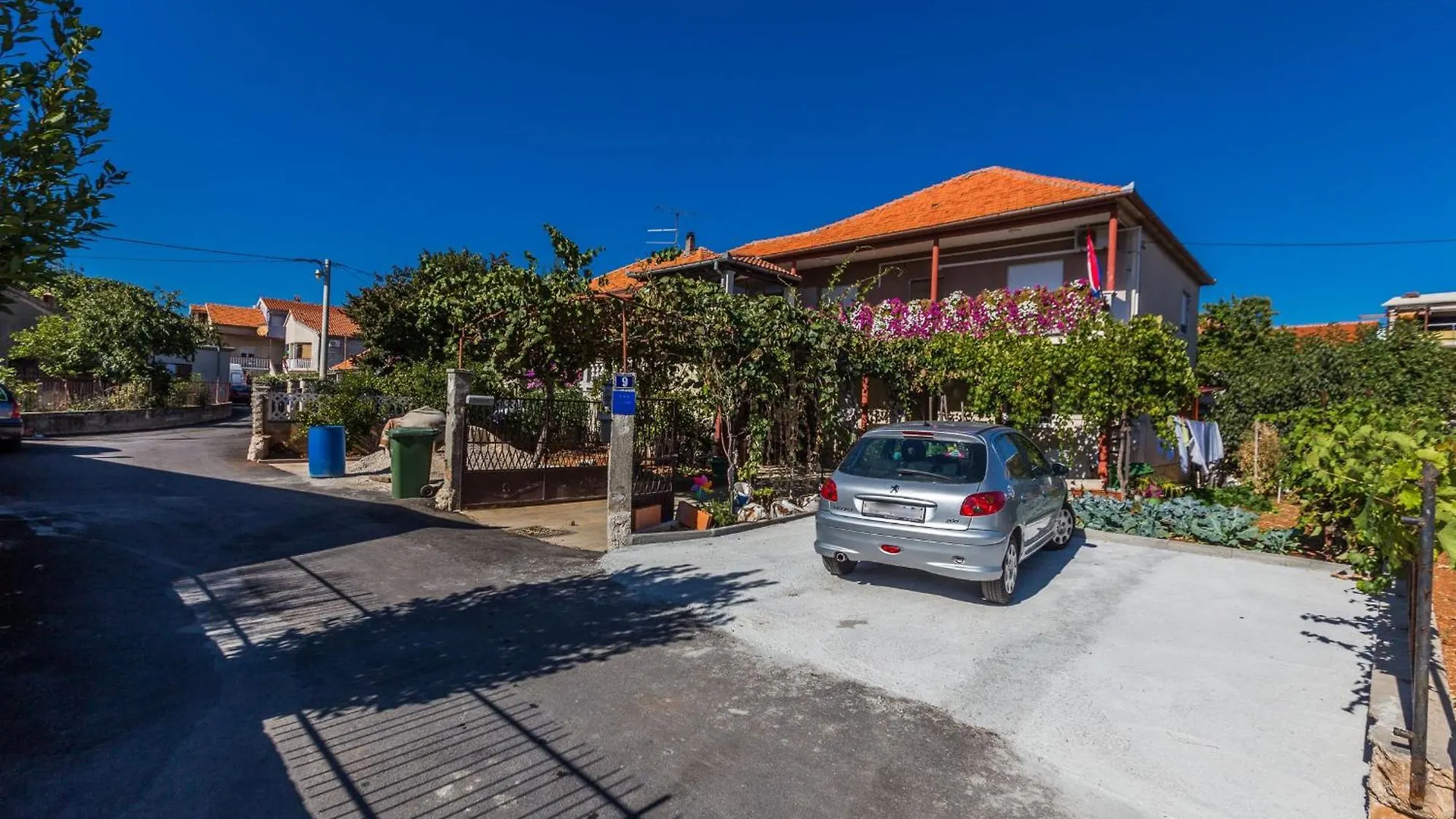 Marina 3 Bdr Apartment With Parking Zadar