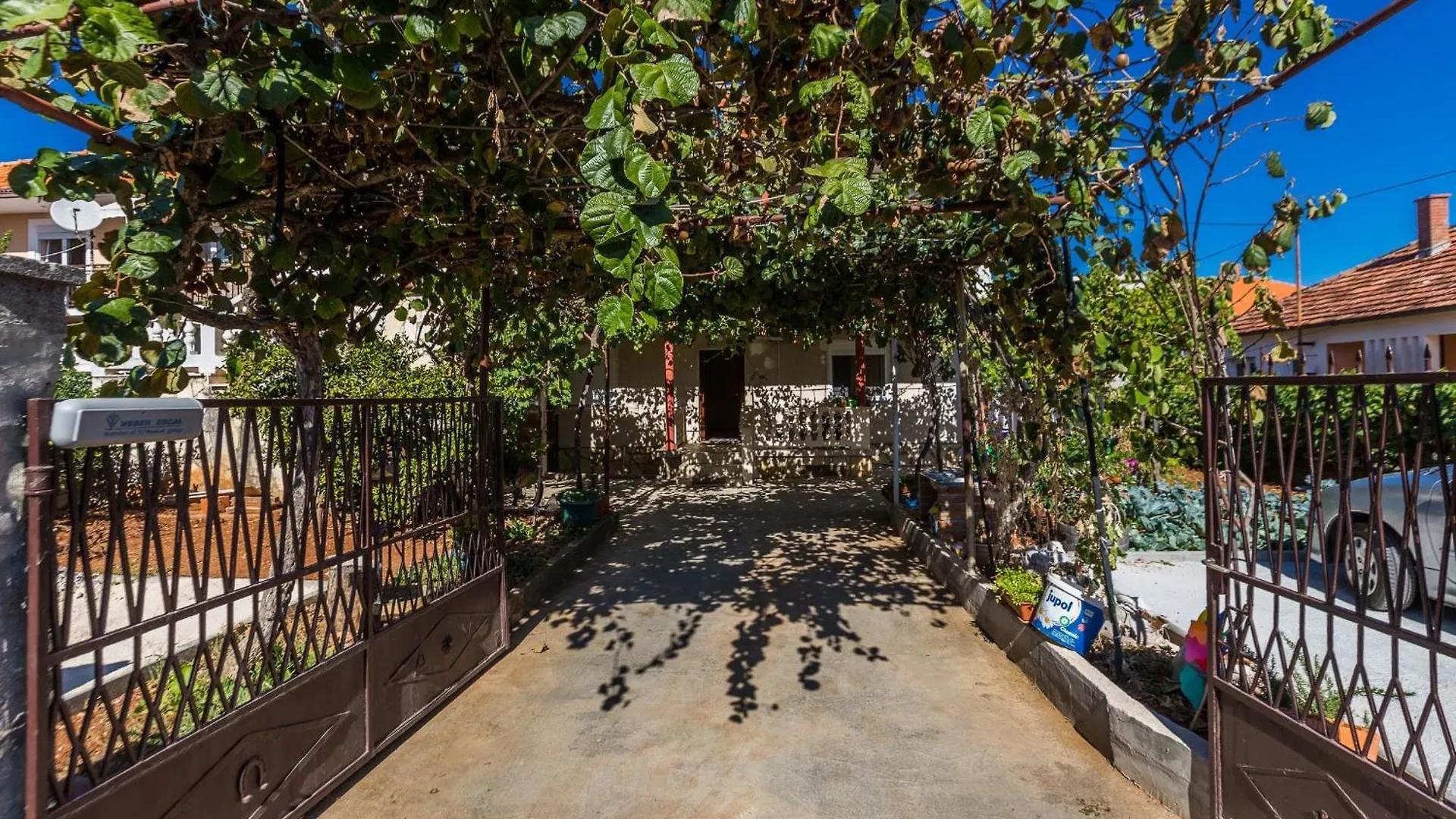Marina 3 Bdr Apartment With Parking Zadar