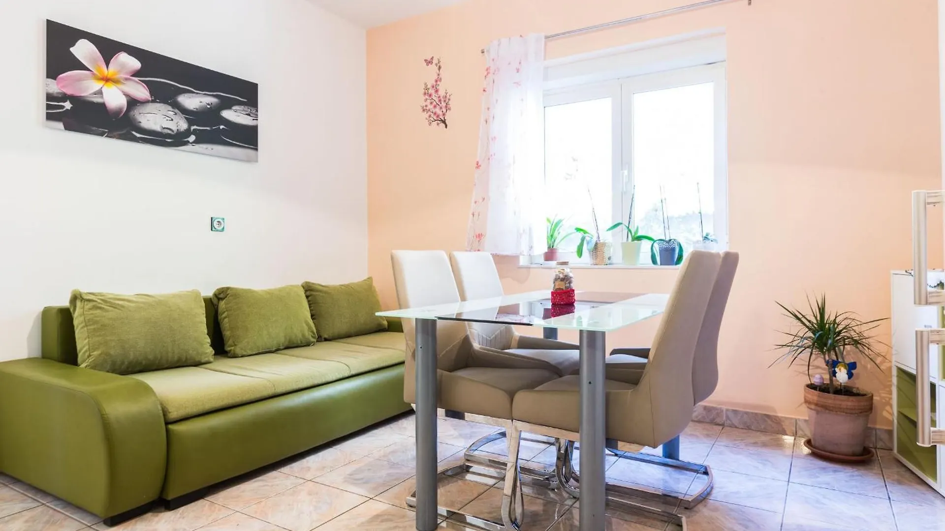 Marina 3 Bdr Apartment With Parking Zadar